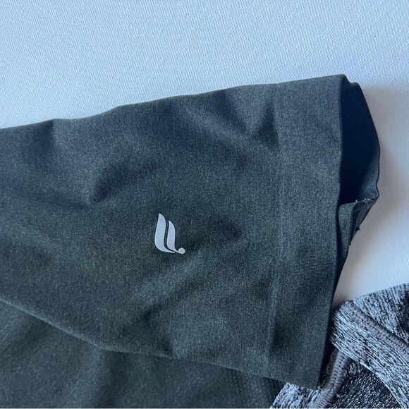 Fabletics Men's Seamless Athletic T-Shirts
RN134638 Small Black Gray Bundle - Picture 4 of 6